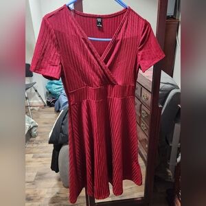 Chic Burgundy V-Neck  Dress